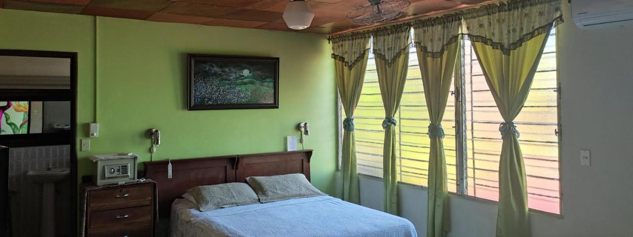 Hotel Oasis Сан Салвадор Екстериор снимка