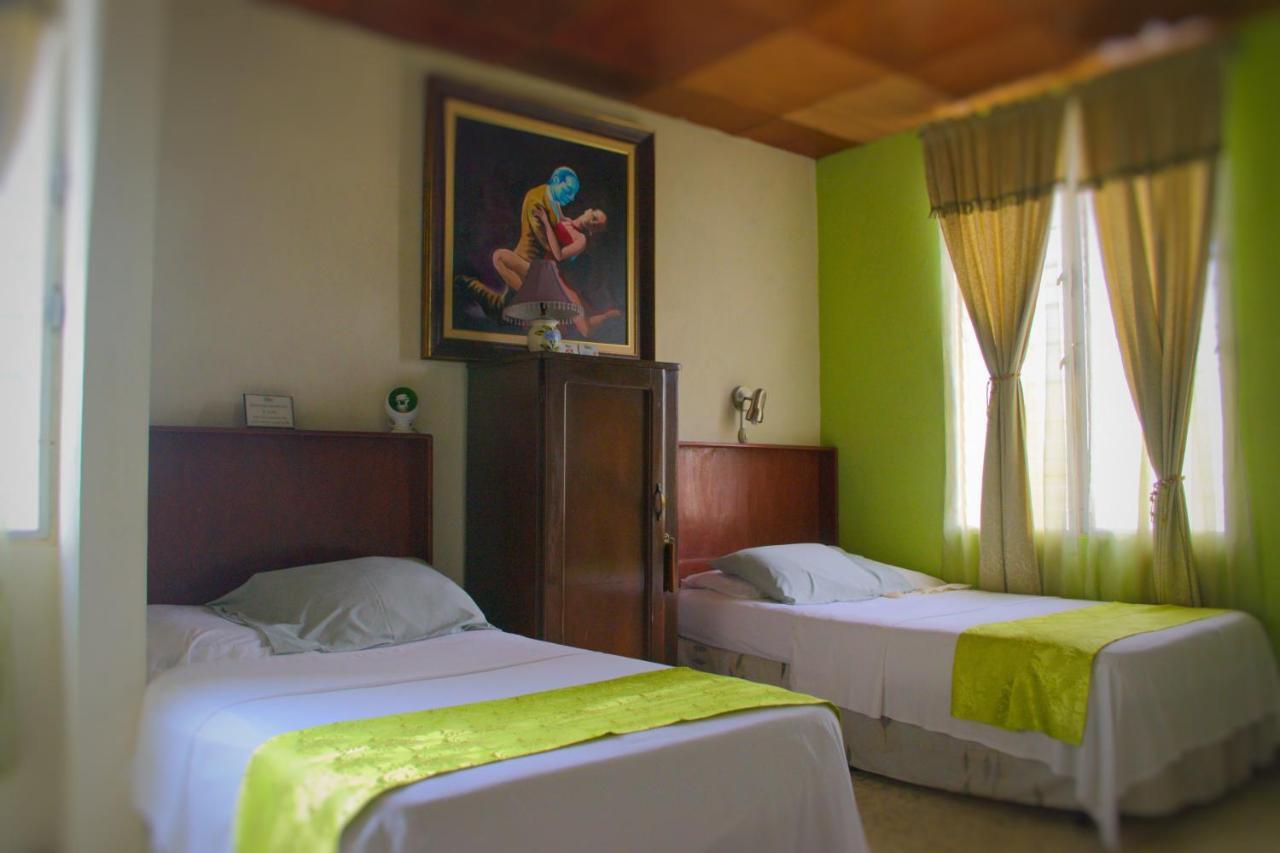 Hotel Oasis Сан Салвадор Екстериор снимка
