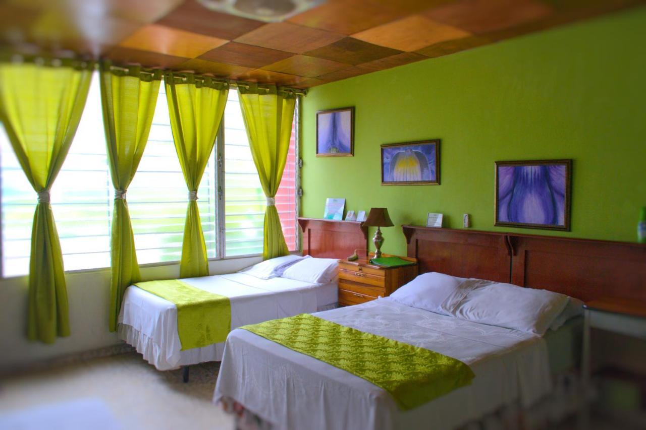 Hotel Oasis Сан Салвадор Екстериор снимка