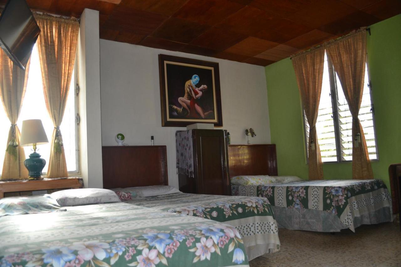 Hotel Oasis Сан Салвадор Екстериор снимка