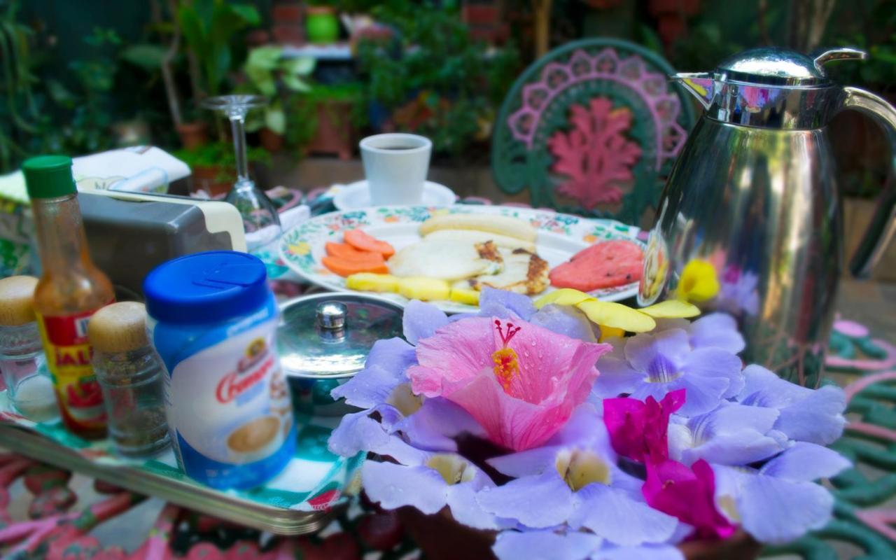Hotel Oasis Сан Салвадор Екстериор снимка