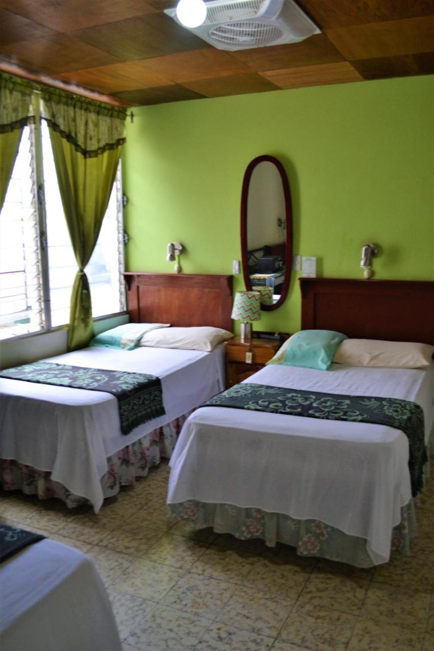 Hotel Oasis Сан Салвадор Екстериор снимка