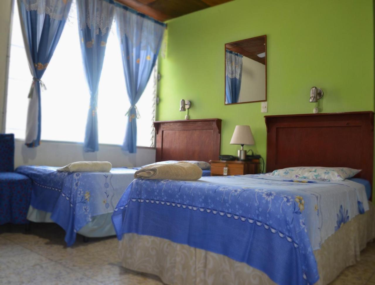 Hotel Oasis Сан Салвадор Екстериор снимка