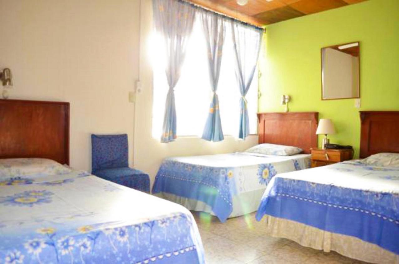 Hotel Oasis Сан Салвадор Екстериор снимка